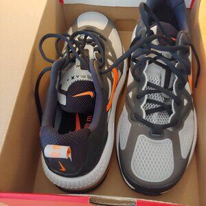 Nike Air Max Gnome, size 9.5, Gray